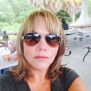 Meet your Posher, Aylen